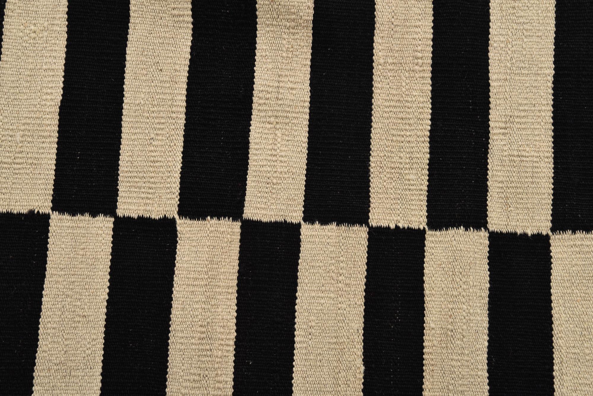 5' 4 x 7' 10 Hand Woven Kilim Modern Wool Rug