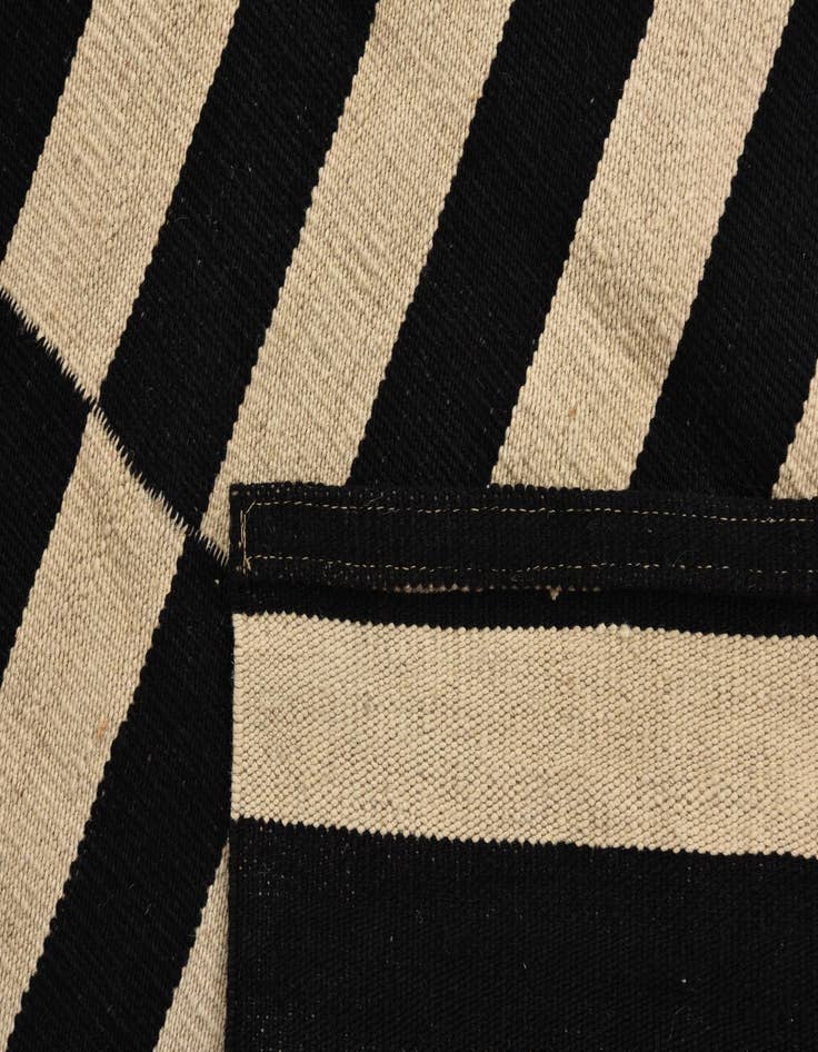 Detail image of 3' 4 x 4' 9  Hand Woven Kilim Modern Wool Rug