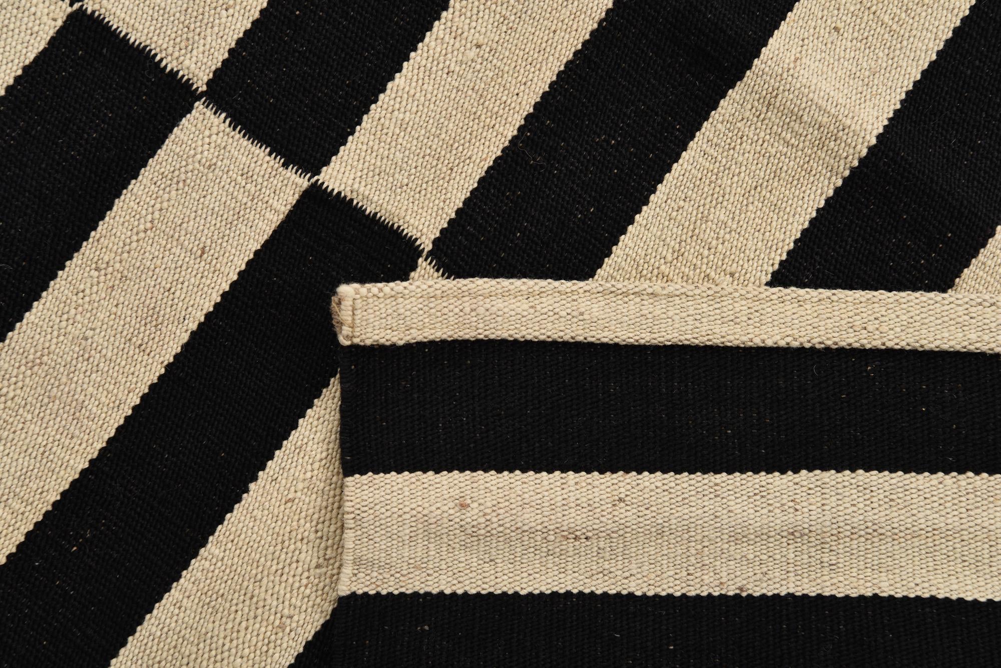 3' 5 x 4' 7 Hand Woven Kilim Modern Wool Rug