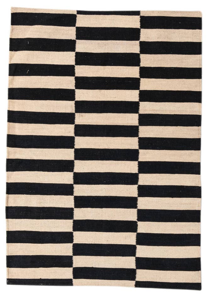 Detail image of 3' 3 x 4' 8 Hand Woven Kilim Modern Wool Rug