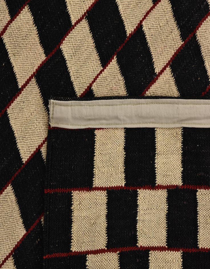 Detail image of 5' 9 x 7' 5  Hand Woven Kilim Modern Wool Rug