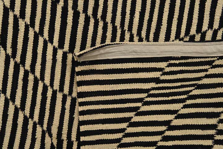 5' 8 x 7' 10 Hand Woven Kilim Modern Wool Rug