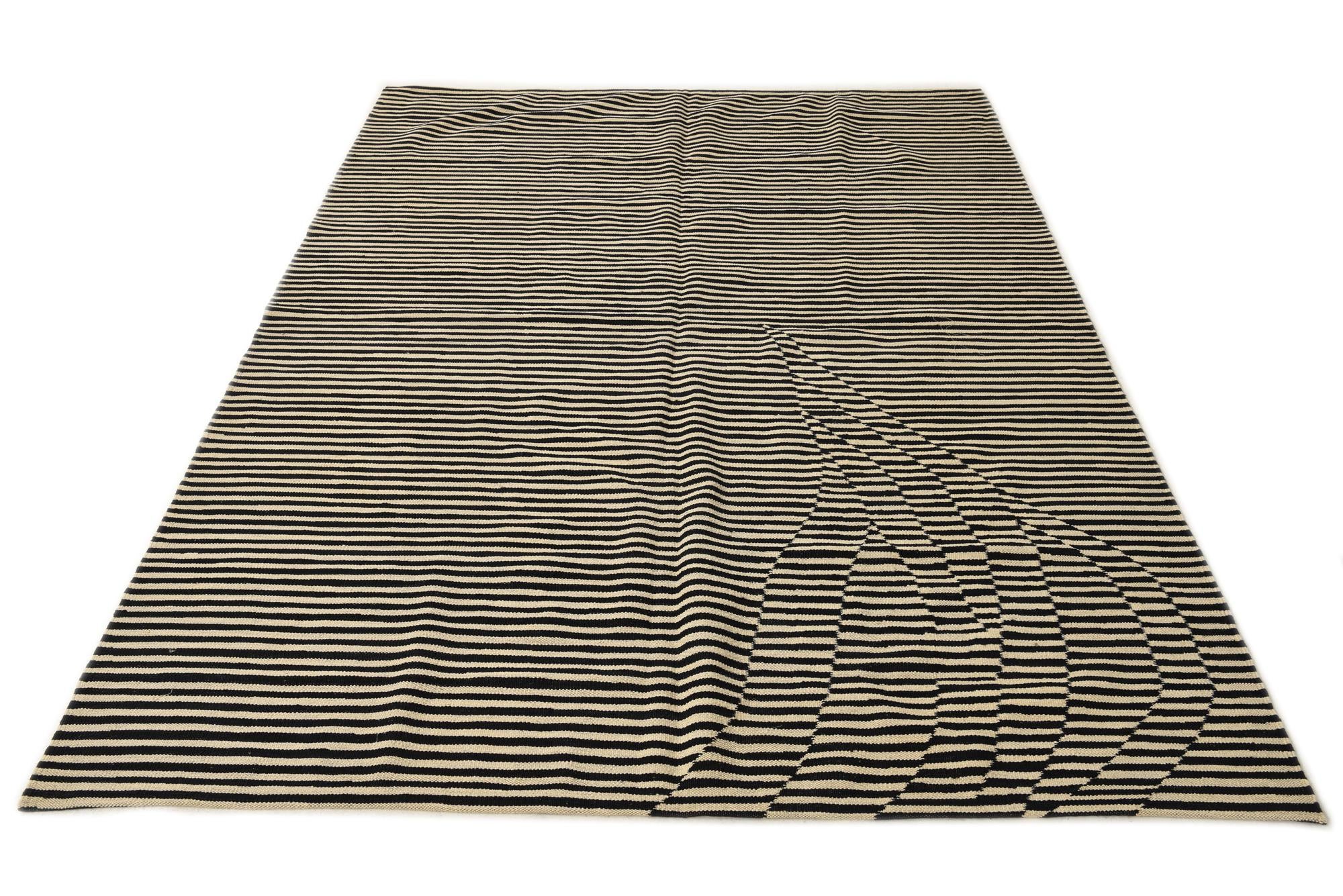 5' 9 x 7' 10 Hand Woven Kilim Modern Wool Rug