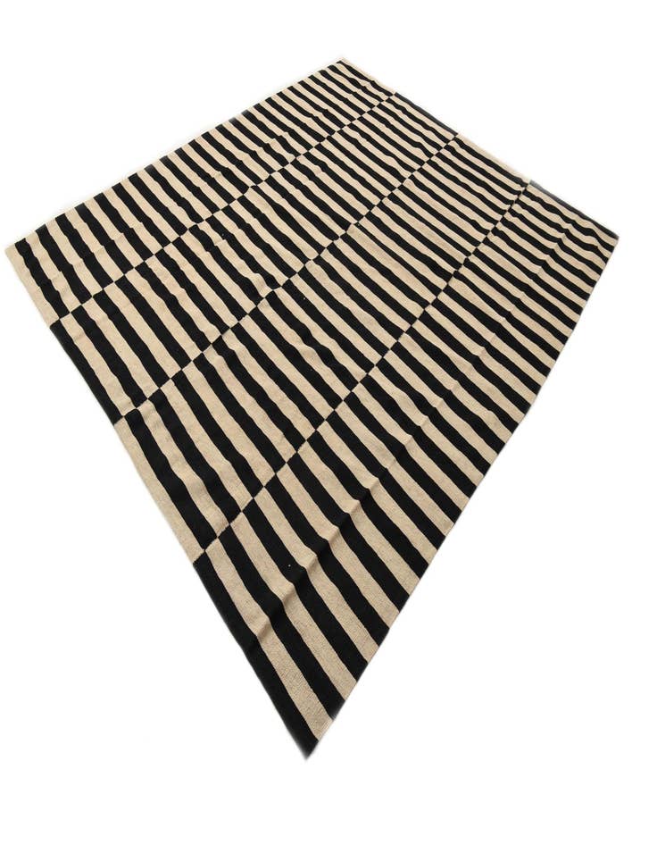 Detail image of 7' 6 x 9' 11  Hand Woven Kilim Modern Wool Rug