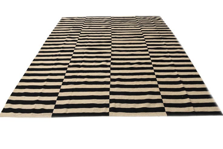Detail image of 7' 6 x 9' 11 Hand Woven Kilim Modern Wool Rug