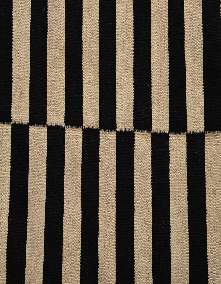 Detail image of 7' 6 x 9' 11  Hand Woven Kilim Modern Wool Rug