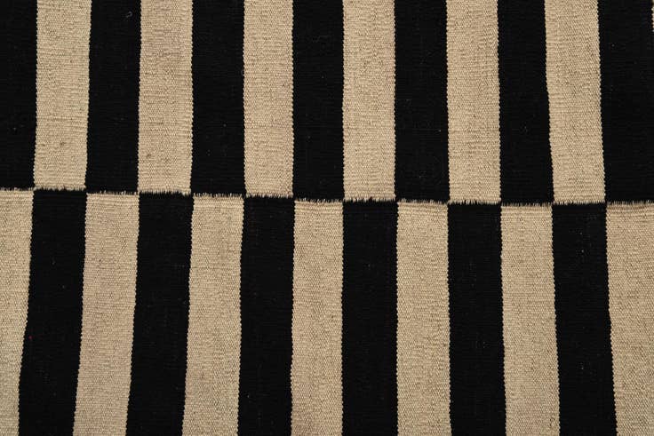 Detail image of 7' 6 x 9' 11 Hand Woven Kilim Modern Wool Rug
