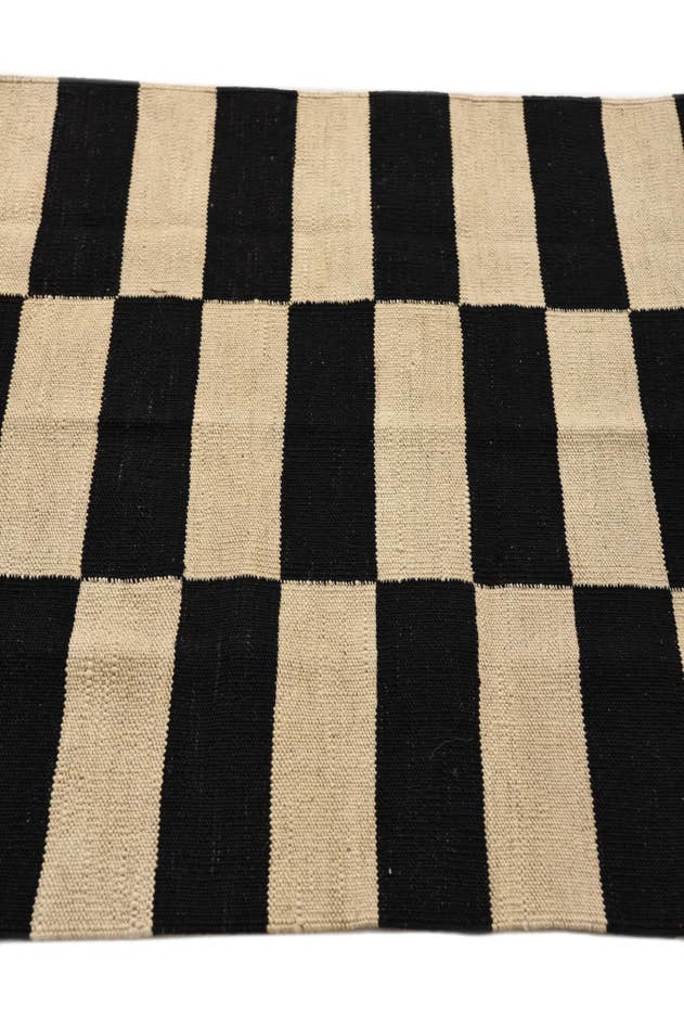 Detail image of 2' 7 x 4' 10 Hand Woven Kilim Modern Wool Rug