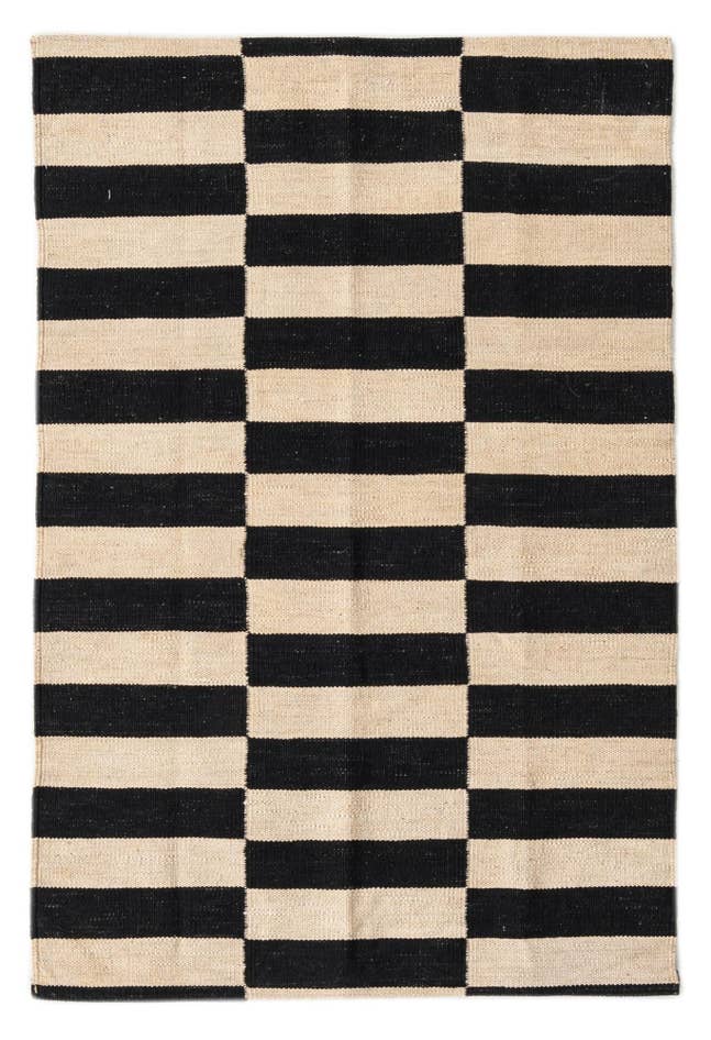 Detail image of 2' 7 x 4' 10 Hand Woven Kilim Modern Wool Rug