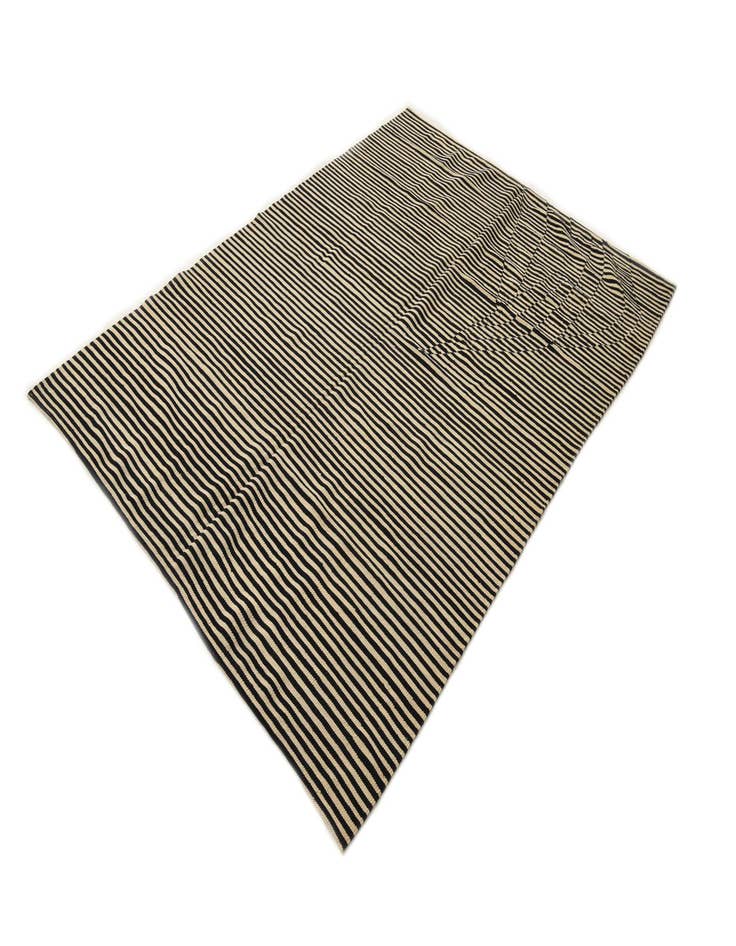 Detail image of 5' 7 x 7' 9  Hand Woven Kilim Modern Wool Rug