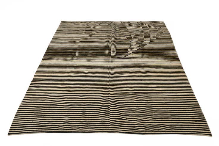 Detail image of 5' 7 x 7' 9 Hand Woven Kilim Modern Wool Rug