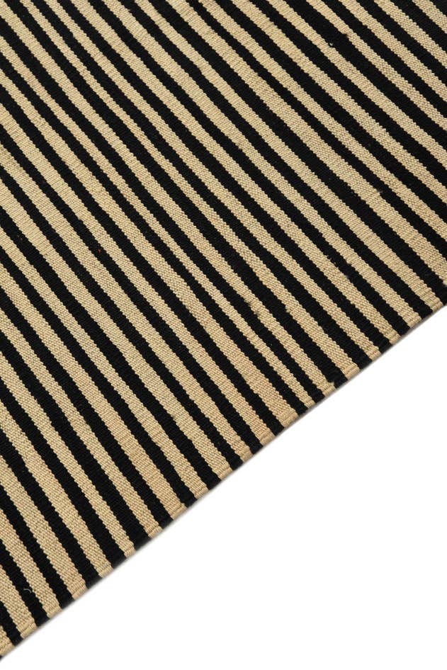 Detail image of 5' 7 x 7' 9 Hand Woven Kilim Modern Wool Rug