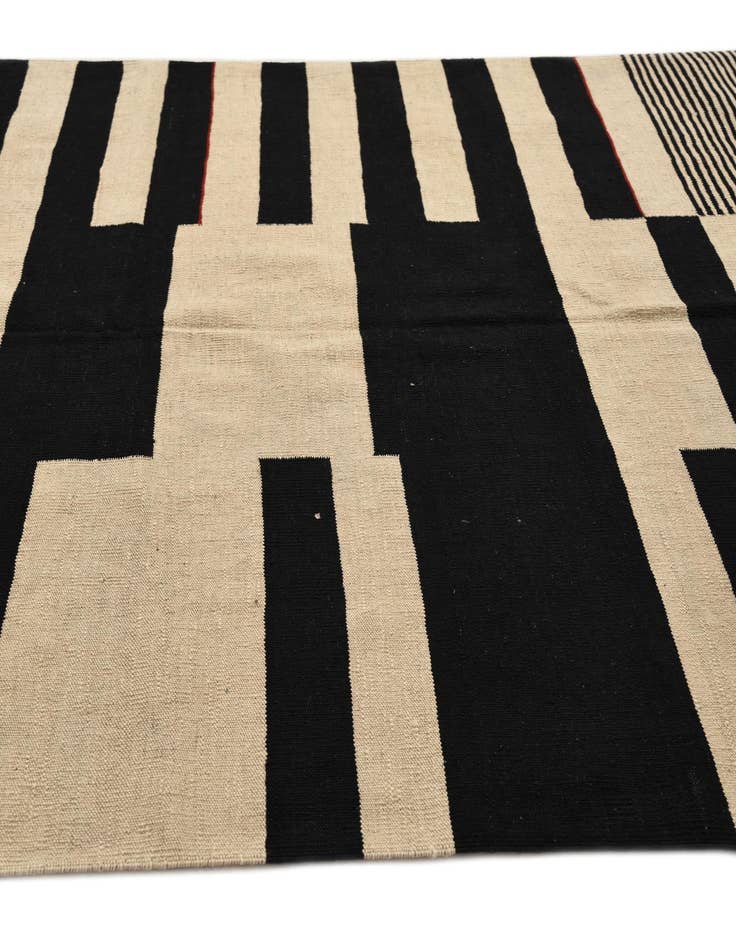 Detail image of 5' 9 x 7' 7  Hand Woven Kilim Modern Wool Rug