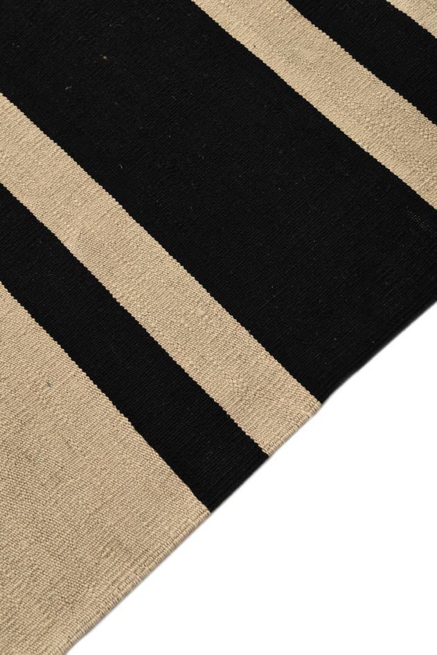 Detail image of 5' 9 x 7' 7 Hand Woven Kilim Modern Wool Rug