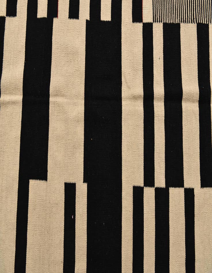 Detail image of 5' 9 x 7' 7  Hand Woven Kilim Modern Wool Rug