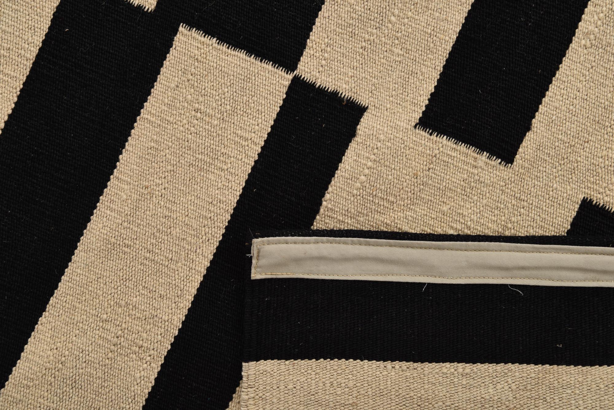5' 9 x 7' 7 Hand Woven Kilim Modern Wool Rug