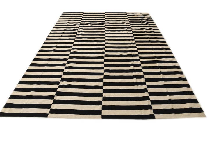 Detail image of 8' 2 x 11' 1 Hand Woven Kilim Modern Wool Rug