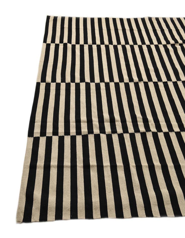 Detail image of 8' 2 x 11' 1  Hand Woven Kilim Modern Wool Rug