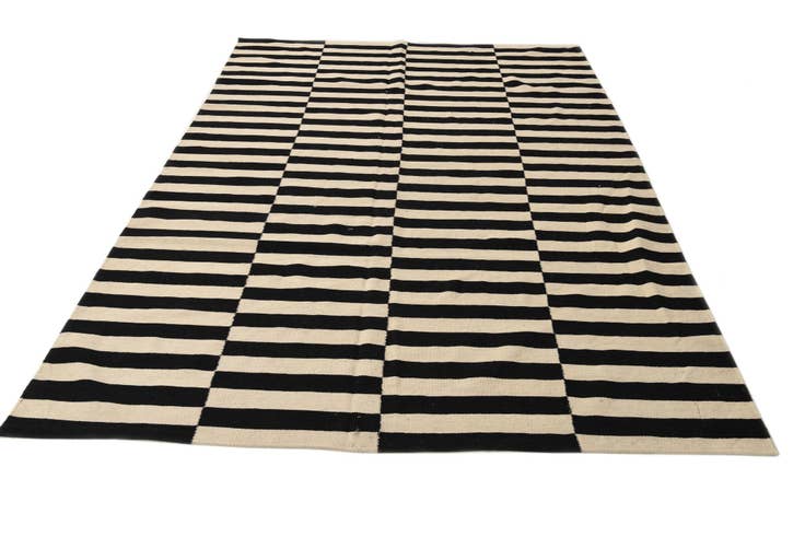 Detail image of 6' 7 x 9' 9 Hand Woven Kilim Modern Wool Rug