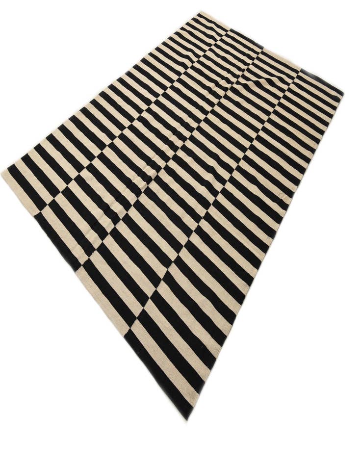 Detail image of 6' 7 x 9' 9  Hand Woven Kilim Modern Wool Rug