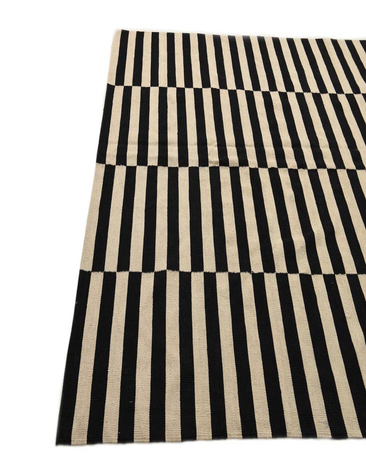 Detail image of 6' 7 x 9' 9  Hand Woven Kilim Modern Wool Rug