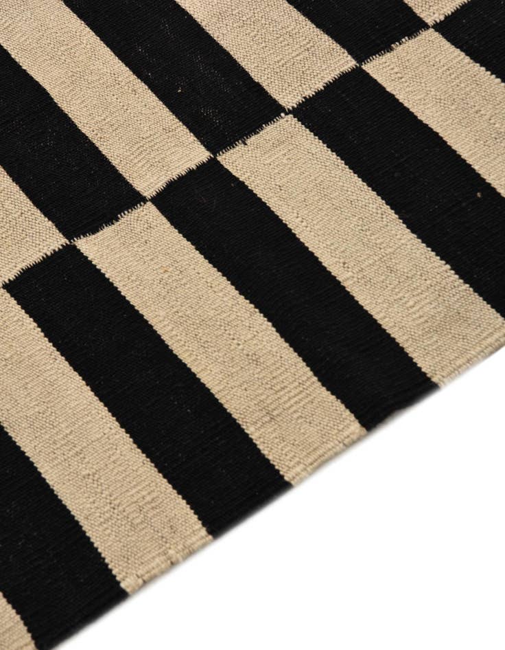 Detail image of 2' 8 x 3' 10  Hand Woven Kilim Modern Wool Rug