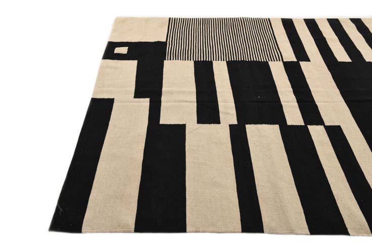 Detail image of 6' 6 x 9' 9 Hand Woven Kilim Modern Wool Rug