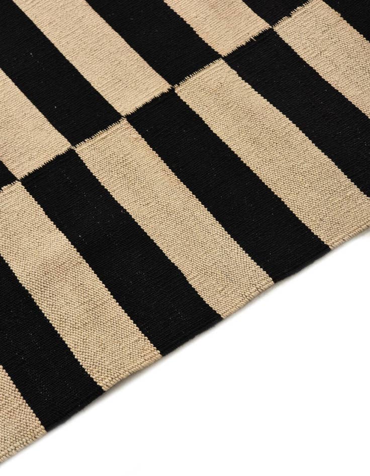 Detail image of 2' 7 x 3' 9  Hand Woven Kilim Modern Wool Rug