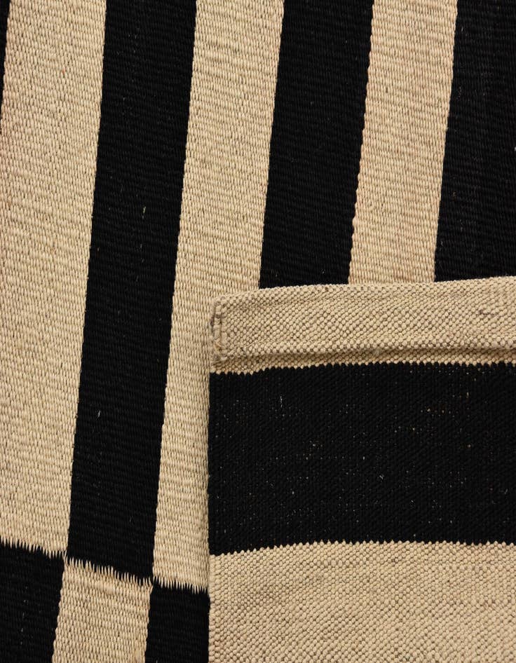 Detail image of 2' 7 x 3' 9  Hand Woven Kilim Modern Wool Rug