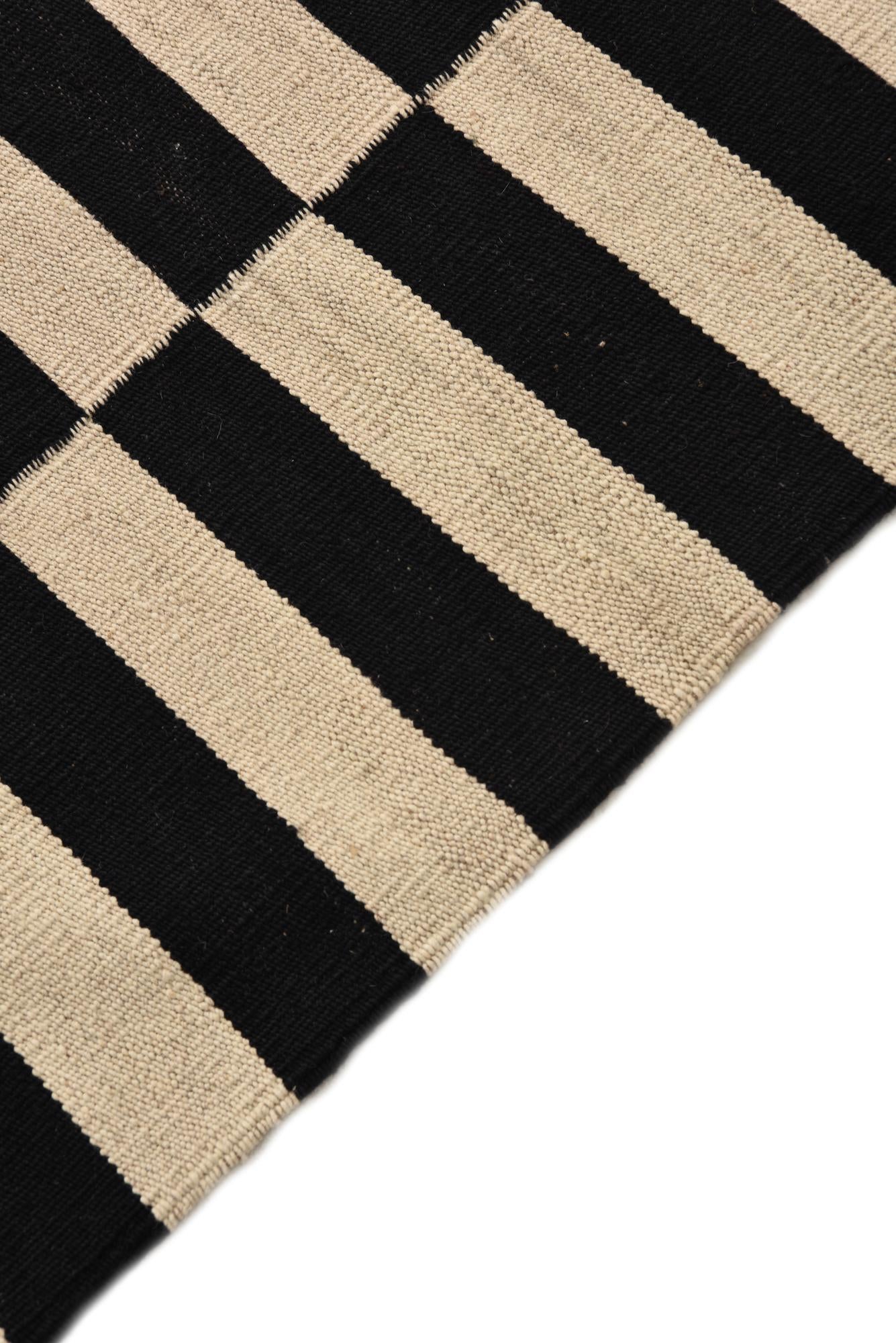2' 8 x 3' 9 Hand Woven Kilim Modern Wool Rug