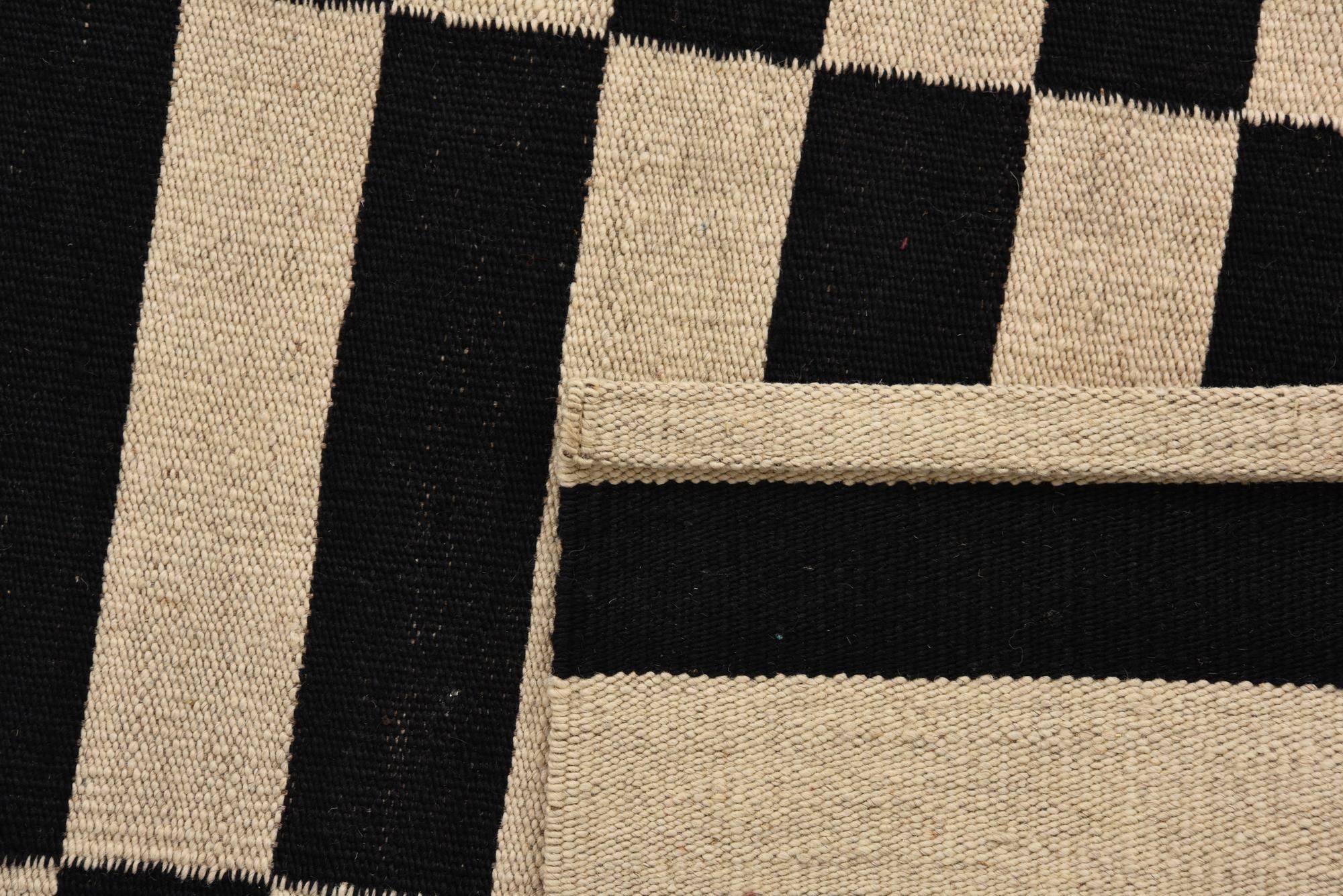 2' 8 x 3' 9 Hand Woven Kilim Modern Wool Rug