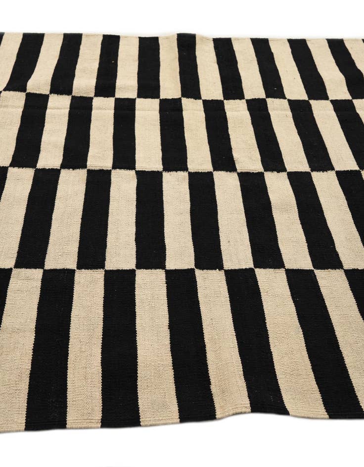 Detail image of 5' 5 x 7' 11  Hand Woven Kilim Modern Wool Rug