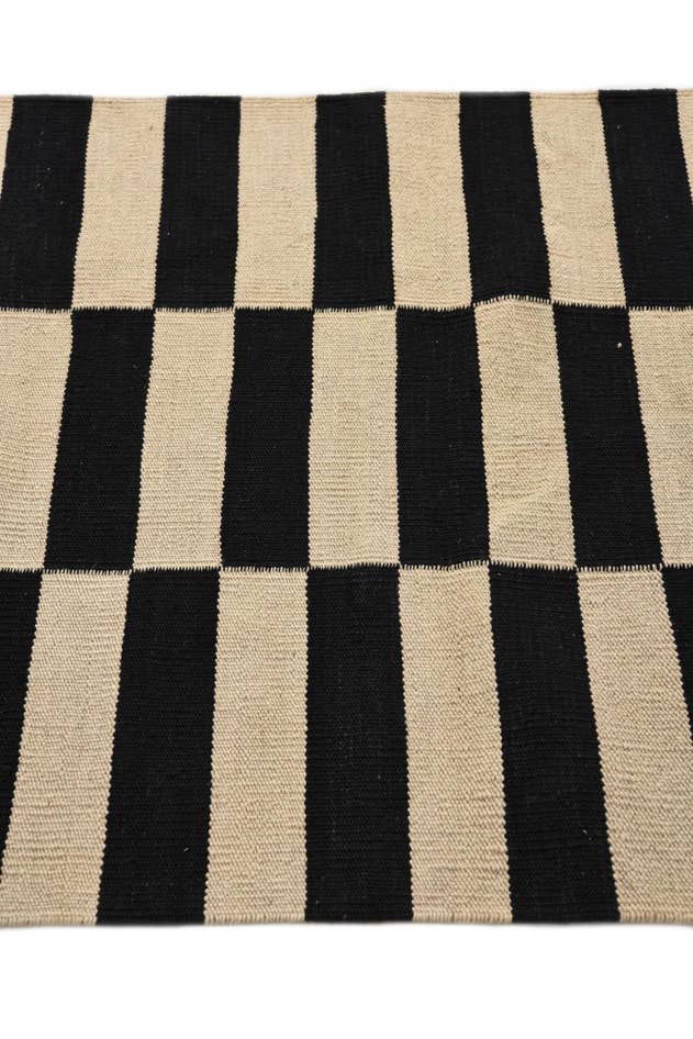 Detail image of 2' 8 x 3' 9 Hand Woven Kilim Modern Wool Rug