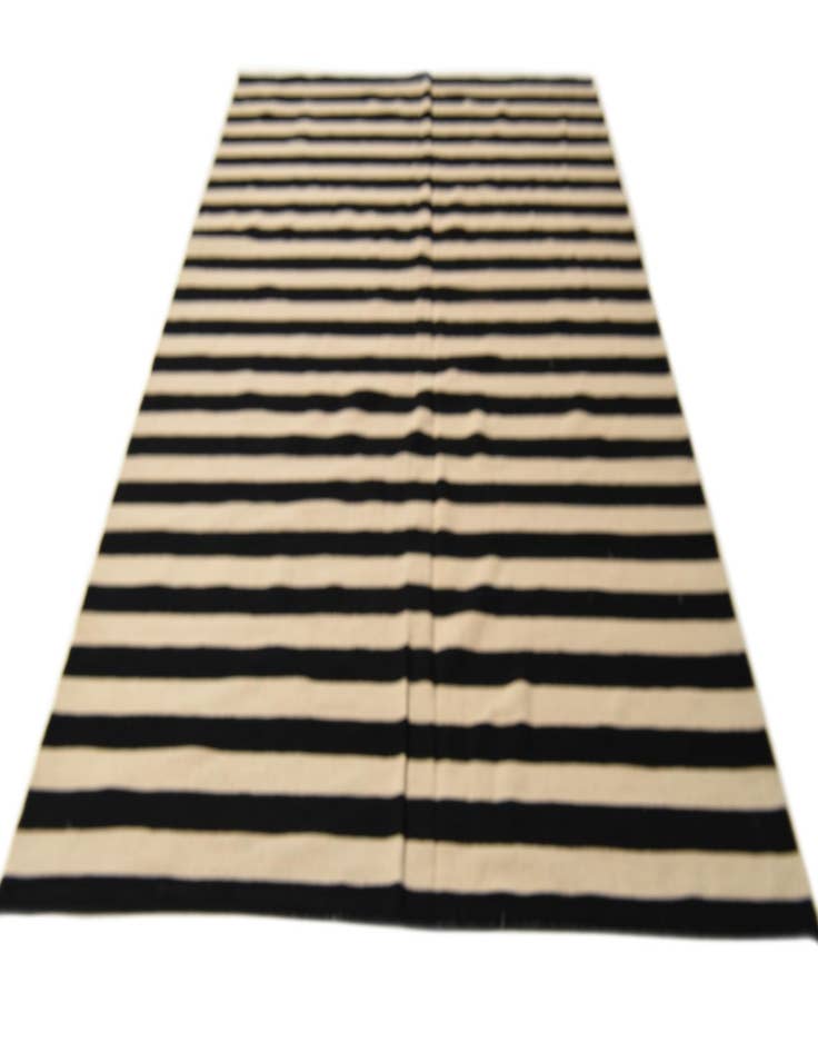 Detail image of 6' 9 x 9' 11  Hand Woven Kilim Modern Wool Rug