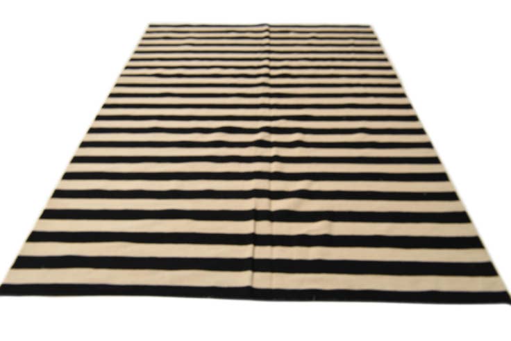 Detail image of 6' 9 x 9' 11 Hand Woven Kilim Modern Wool Rug
