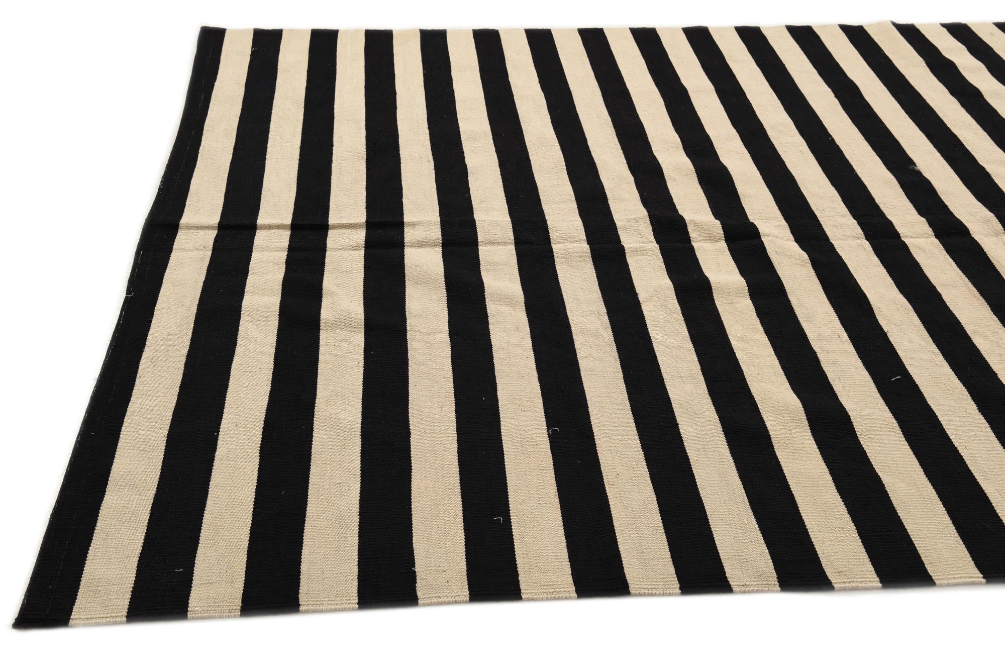 6' 9 x 9' 11 Hand Woven Kilim Modern Wool Rug