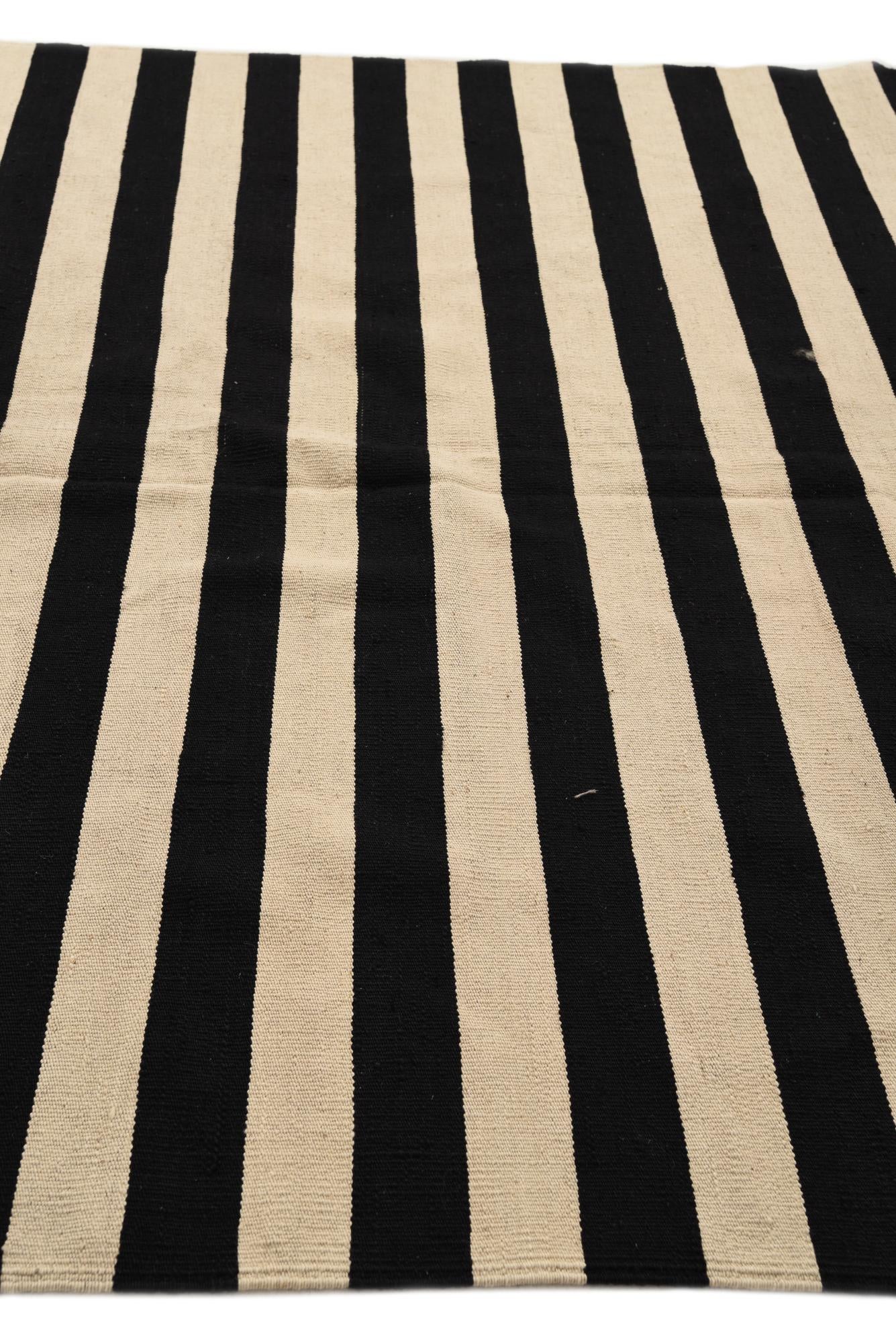 6' 9 x 9' 11 Hand Woven Kilim Modern Wool Rug