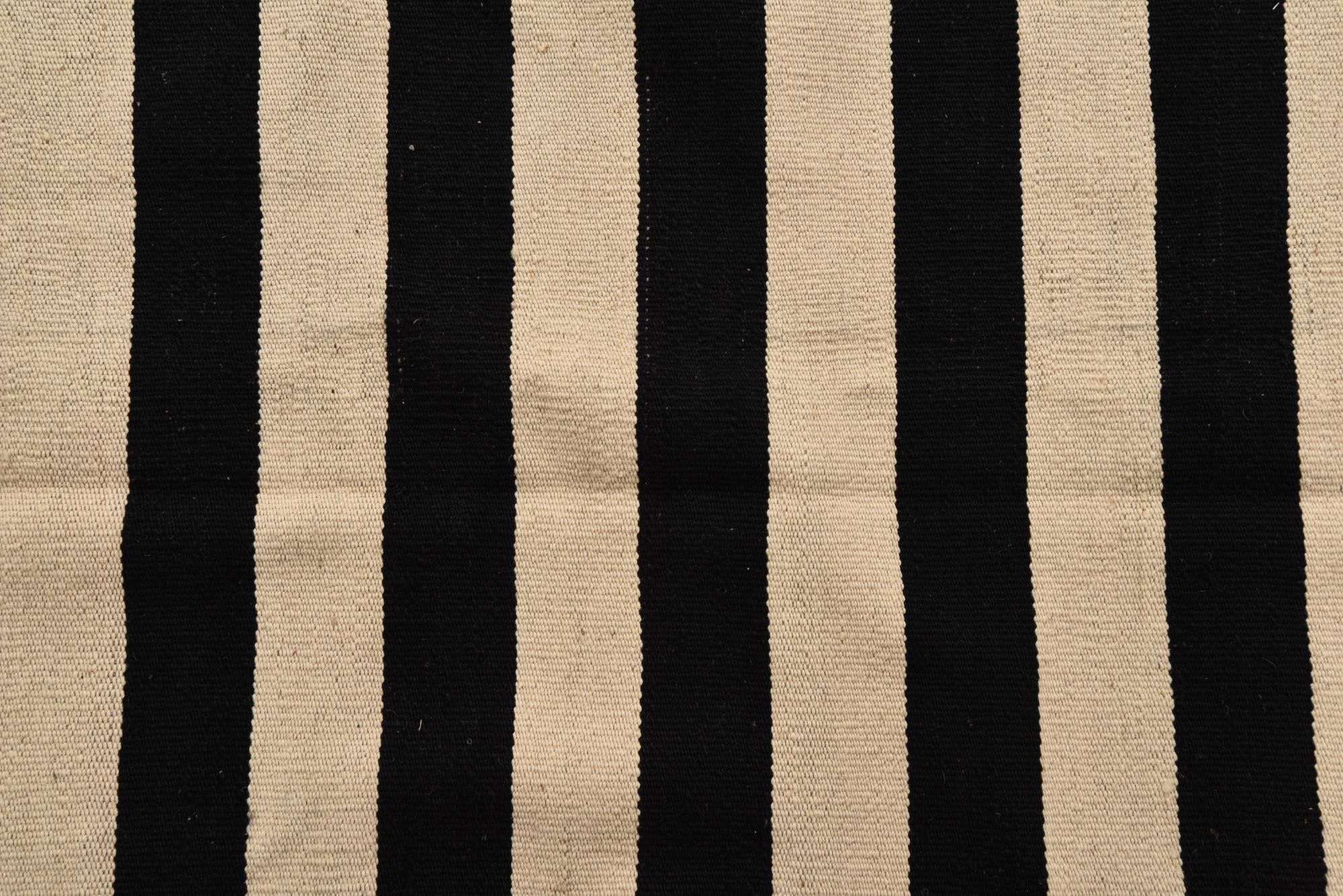 6' 9 x 9' 11 Hand Woven Kilim Modern Wool Rug