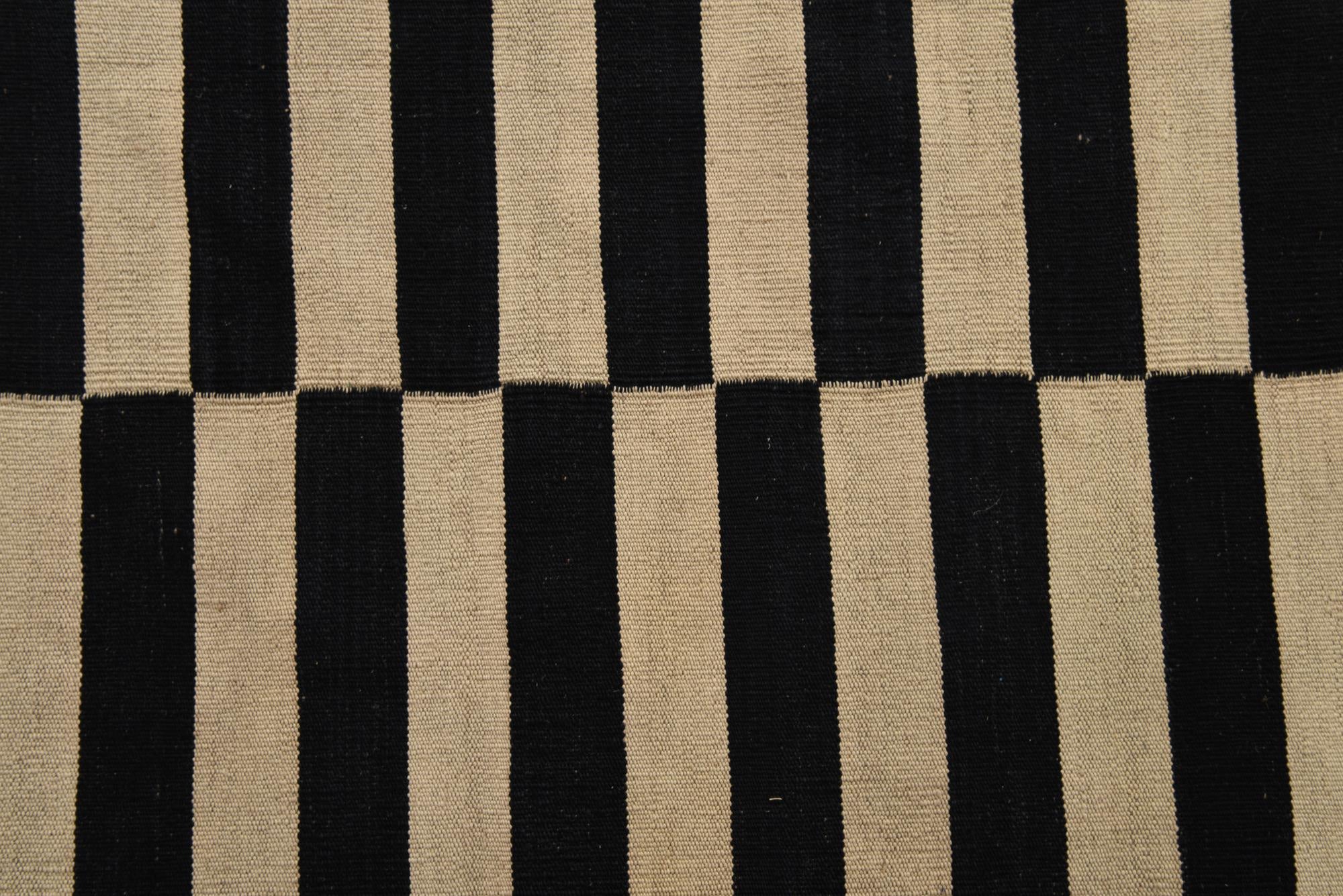 6' 10 x 9' 8 Hand Woven Kilim Modern Wool Rug