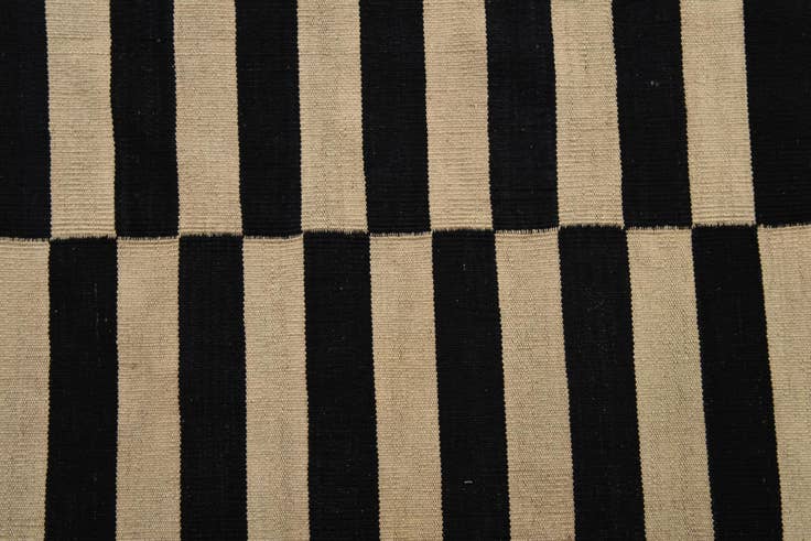 Detail image of 6' 10 x 9' 8 Hand Woven Kilim Modern Wool Rug