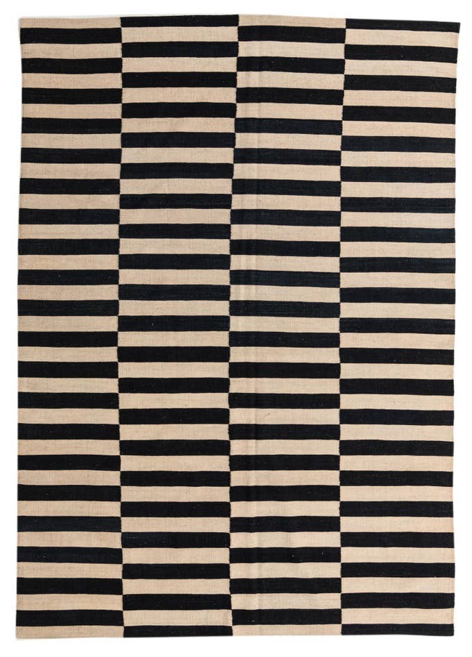 Detail image of 6' 10 x 9' 8 Hand Woven Kilim Modern Wool Rug