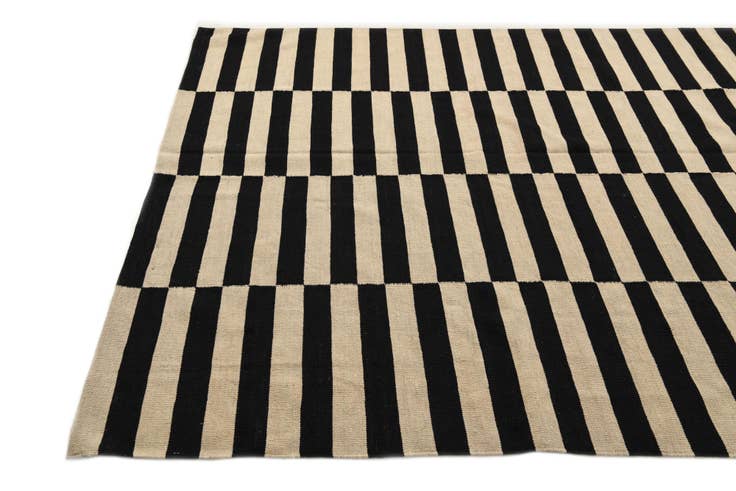 Detail image of 6' 6 x 9' 10 Hand Woven Kilim Modern Wool Rug