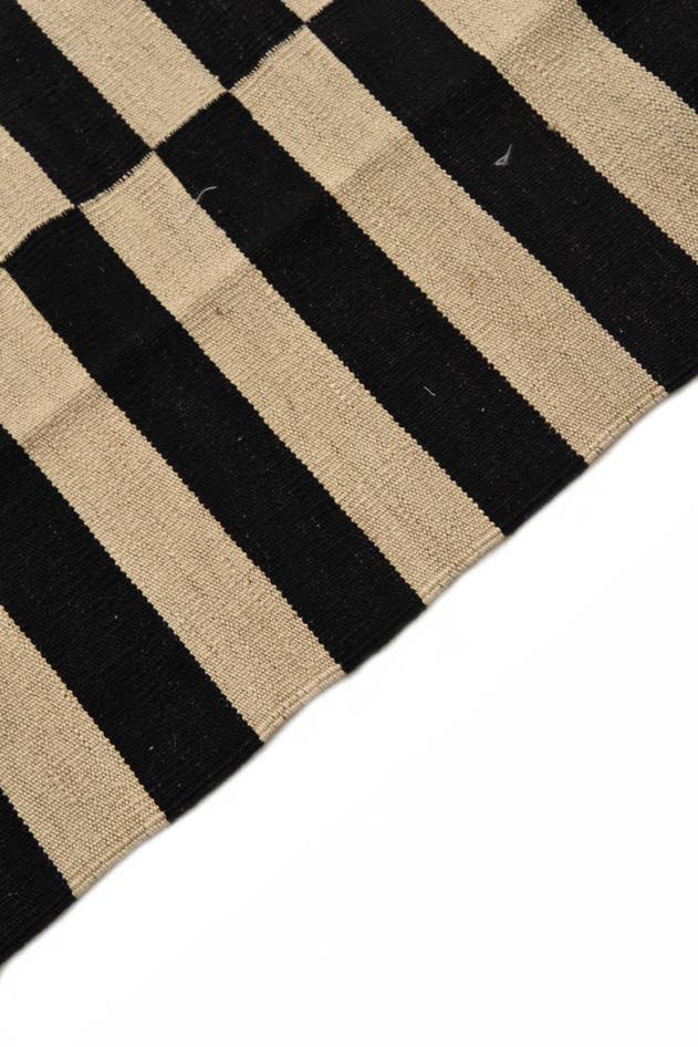 Detail image of 3' 4 x 5' Hand Woven Kilim Modern Wool Rug