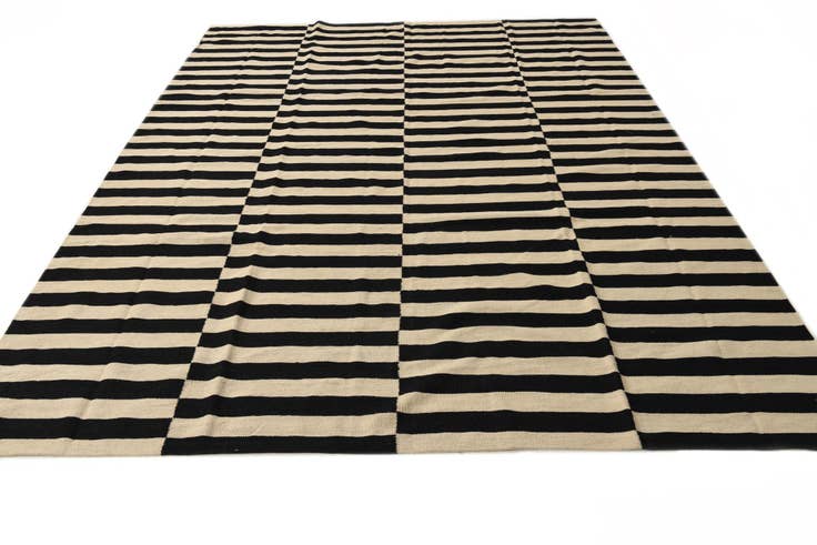 Detail image of 8' 3 x 10' 9 Hand Woven Kilim Modern Wool Rug