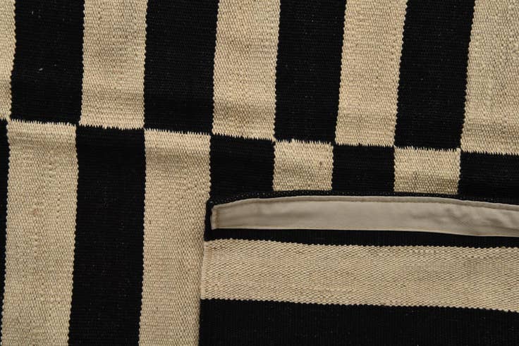 Detail image of 8' 3 x 10' 9 Hand Woven Kilim Modern Wool Rug