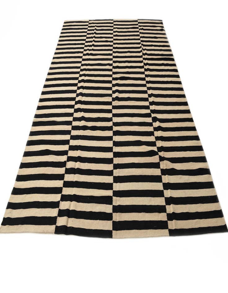 Detail image of 8' 1 x 11'  Hand Woven Kilim Modern Wool Rug