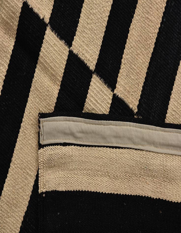 Detail image of 8' 1 x 11'  Hand Woven Kilim Modern Wool Rug