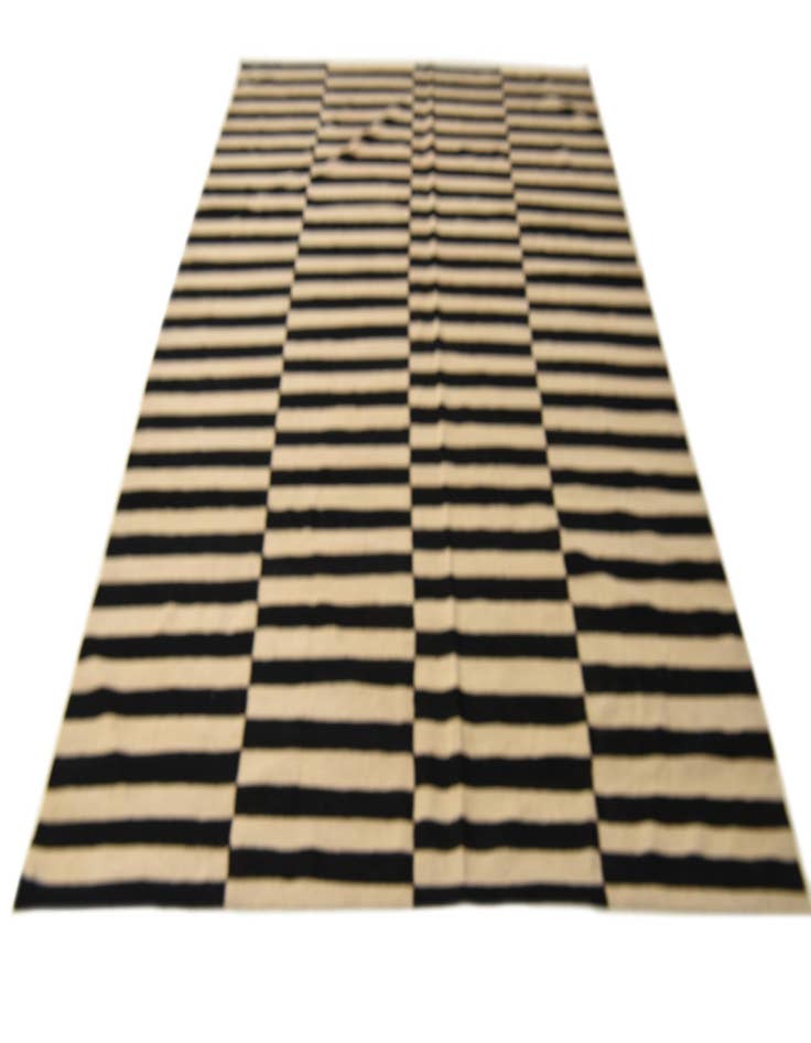 Detail image of 6' 9 x 9' 9  Hand Woven Kilim Modern Wool Rug