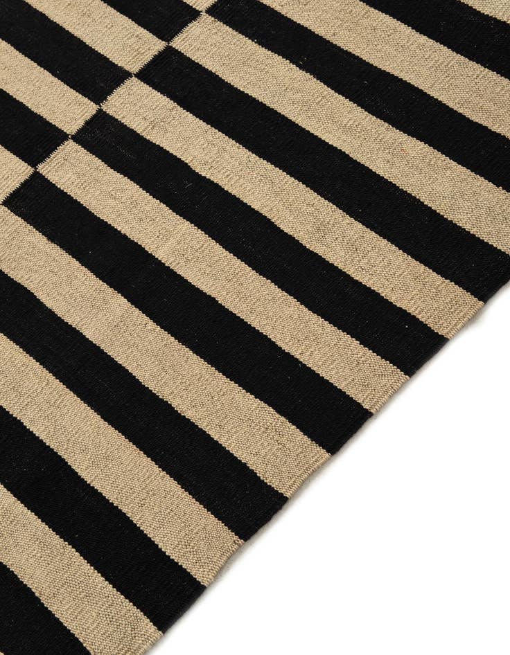 Detail image of 6' 9 x 9' 9  Hand Woven Kilim Modern Wool Rug