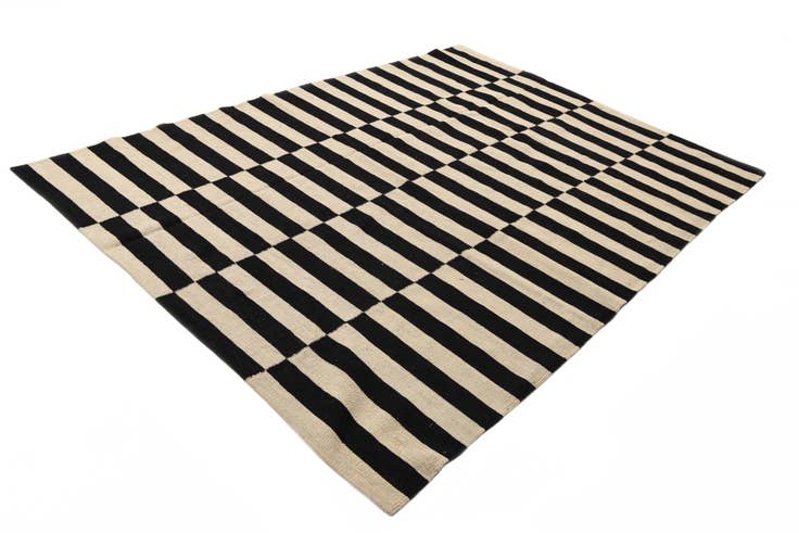 Detail image of 5' 8 x 7' 9 Hand Woven Kilim Modern Wool Rug